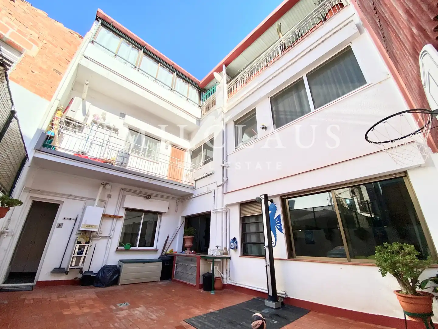 Vista exterior de Casa adosada en venda en Sabadell amb Aire condicionat, Calefacció i Terrassa