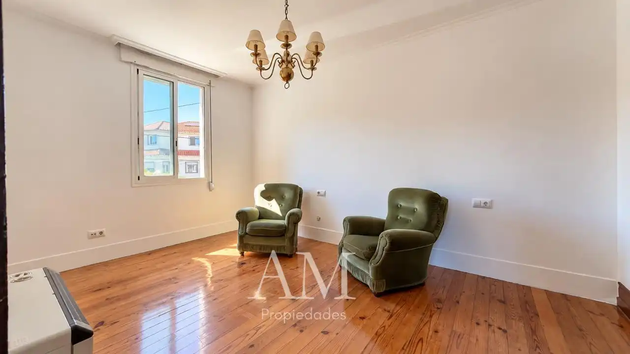 Sala de estar de Casa o chalet en venta en Vigo  con Calefacción, Jardín privado y Terraza