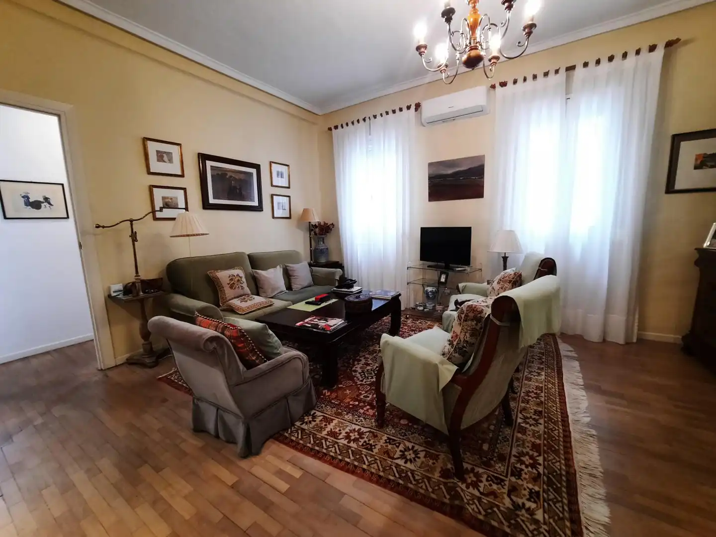 Wohnzimmer von Wohnung zum Verkauf in Madrid mit Klimaanlage, Heizung und Parkett