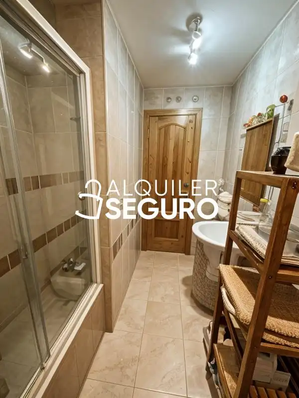 Bany de Pis de lloguer en Carabanchel