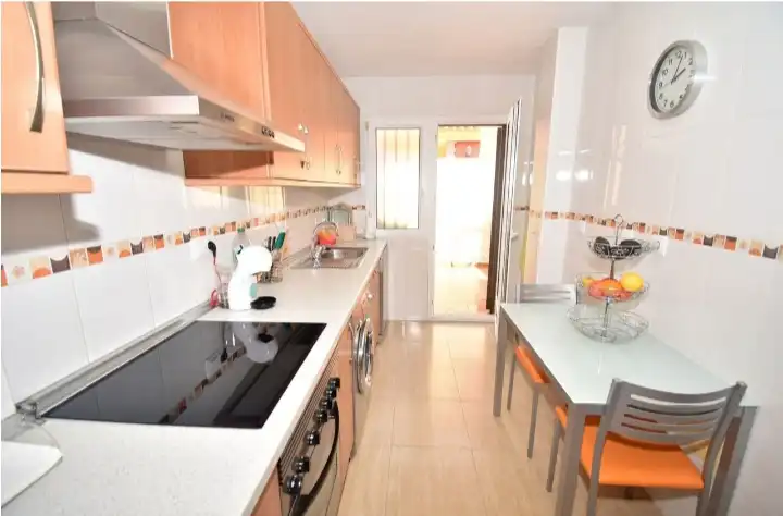 Cocina de Casa adosada en venta en Pilar de la Horadada con Aire acondicionado, Calefacción y Jardín privado