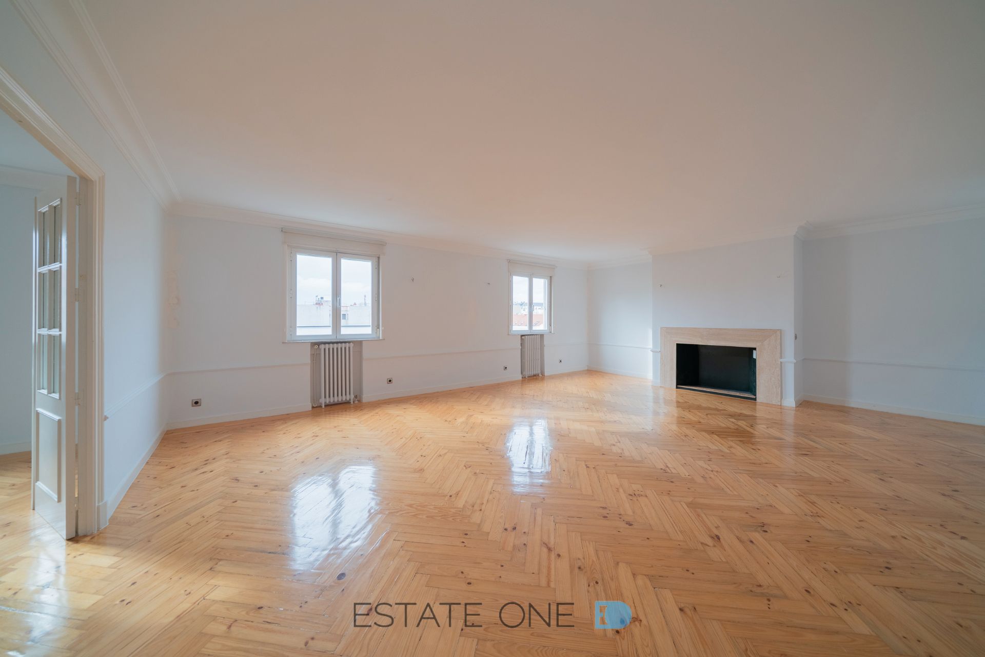 Living room of Flat to rent in  Madrid Capital  with Air Conditioner, Heating and Parquet flooring