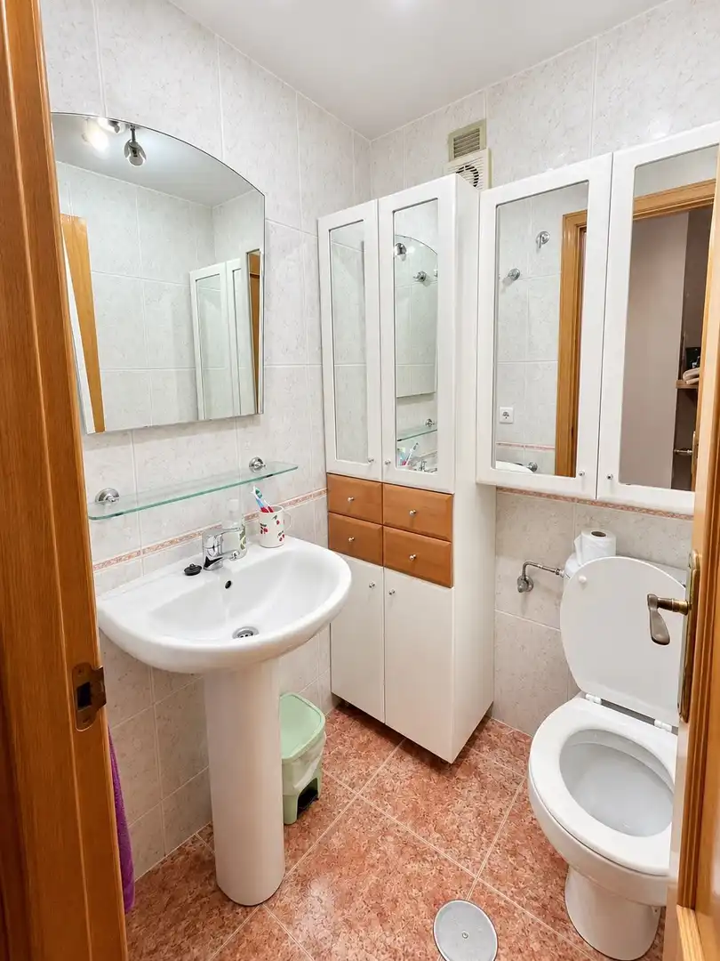 Baño de Apartamento en venta en Benidorm con Aire acondicionado, Calefacción y Terraza