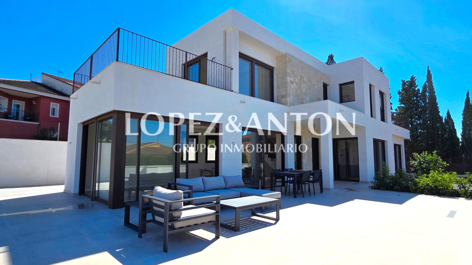 Exterior view of House or chalet for sale in L'Eliana  with Air Conditioner, Heating and Private garden