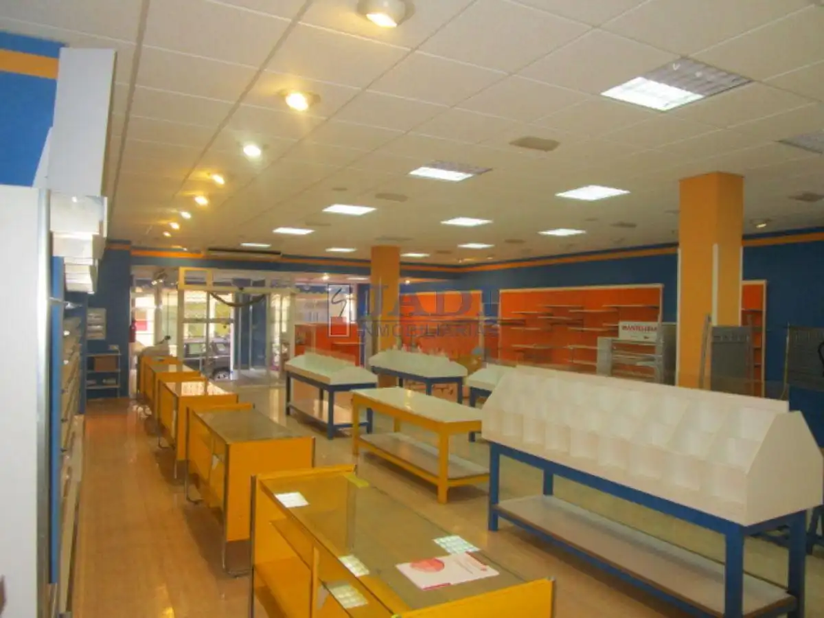 Local comercial de lloguer a Valdepeñas