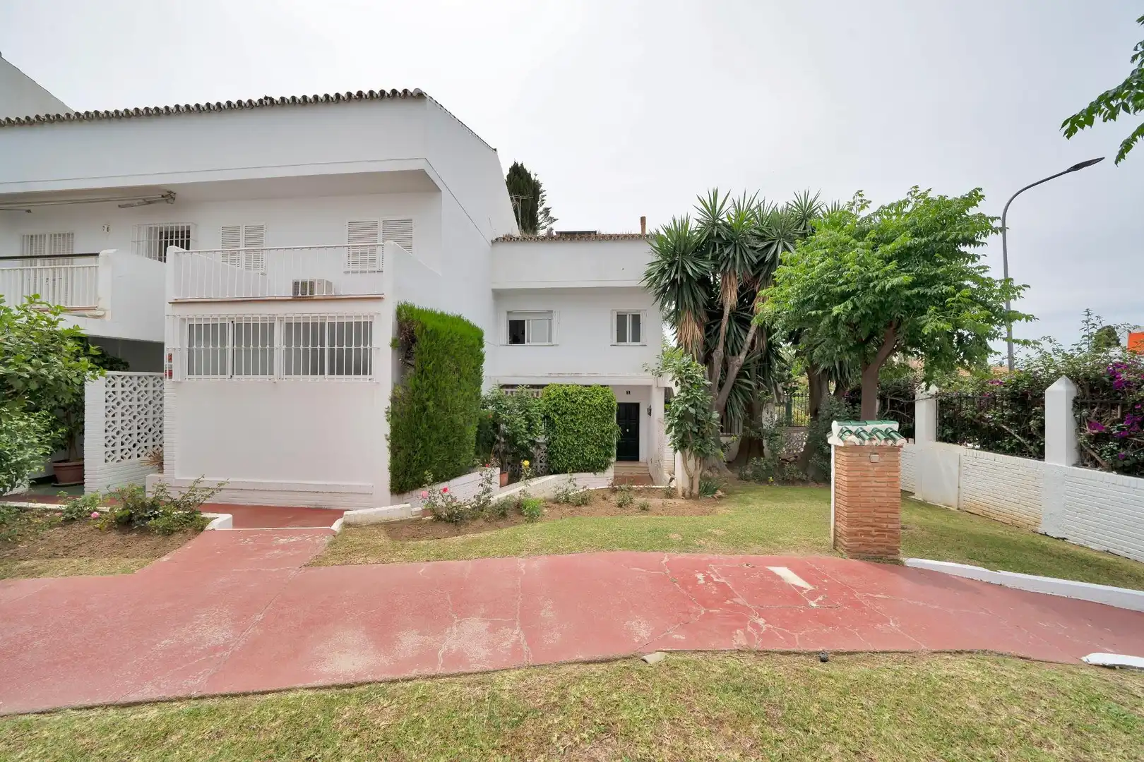 Vista exterior de Casa adosada en venta en Marbella con Aire acondicionado, Terraza y Trastero
