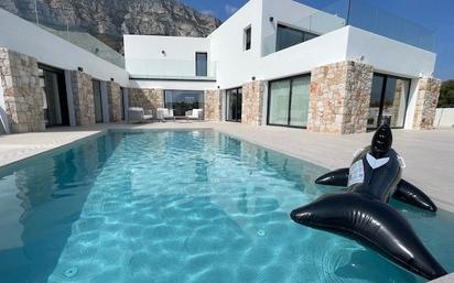 Piscina de Casa o xalet en venda en Dénia amb Aire condicionat, Calefacció i Jardí privat