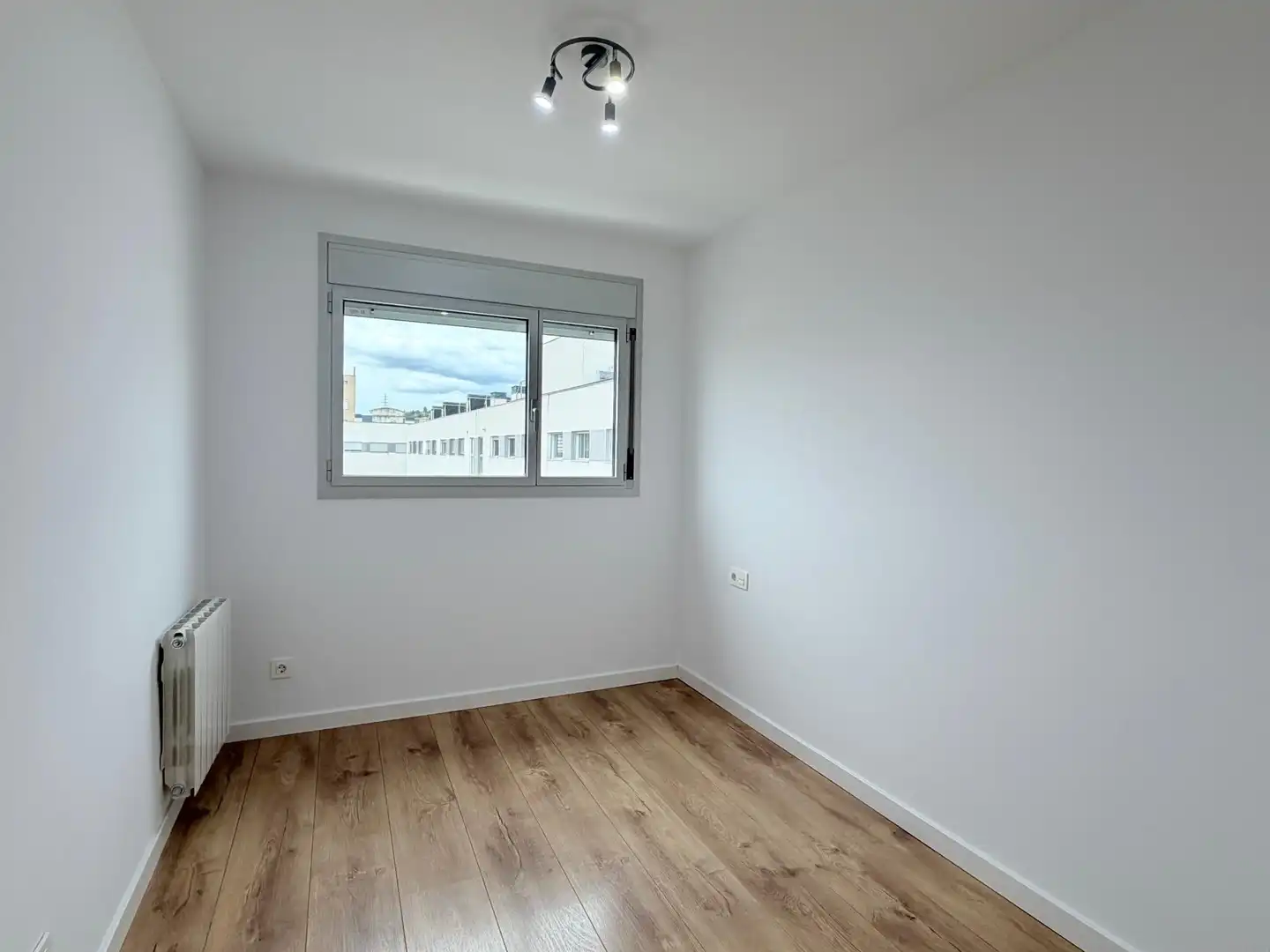Habitación de Piso de alquiler en Igualada con Aire acondicionado, Calefacción y Parquet