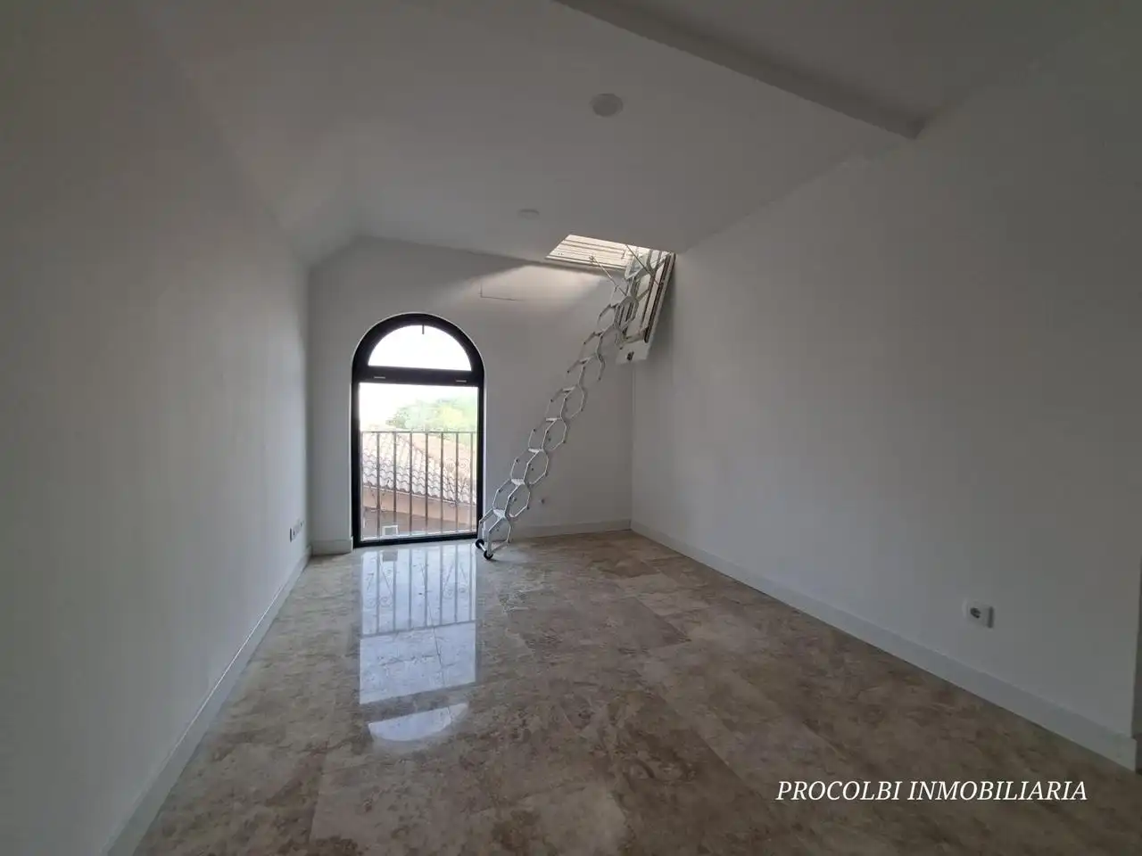Lofts for sale in El Casar  with Air Conditioner, Storage room and Internet