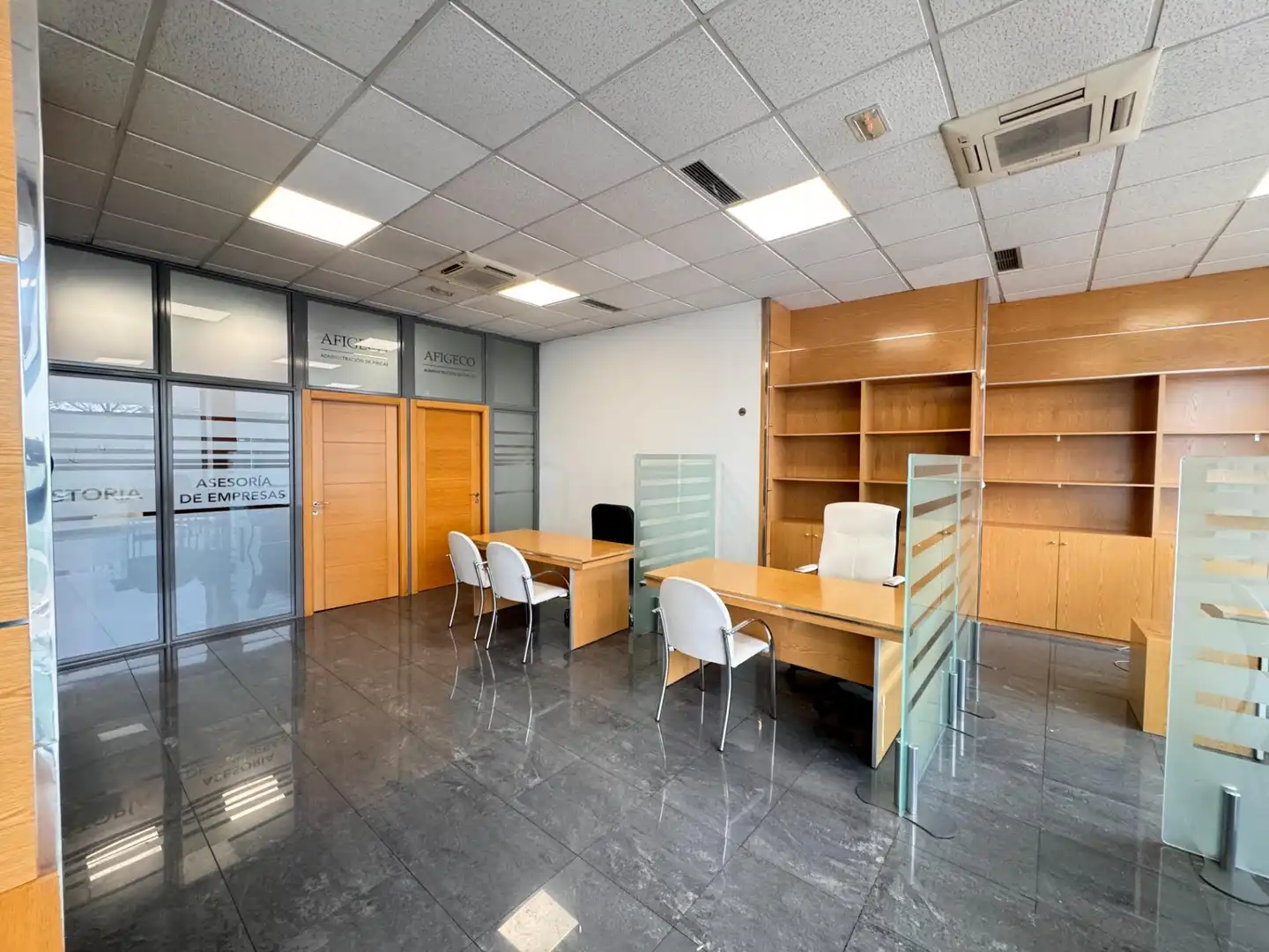 Local en venta en Parla con Aire acondicionado