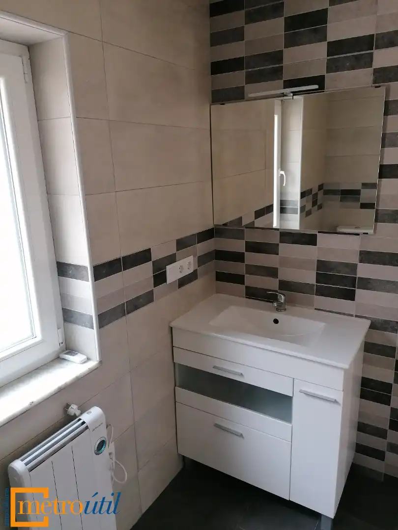Bathroom of Flat for sale in Salamanca  with Heating, Parquet flooring and Balcony
