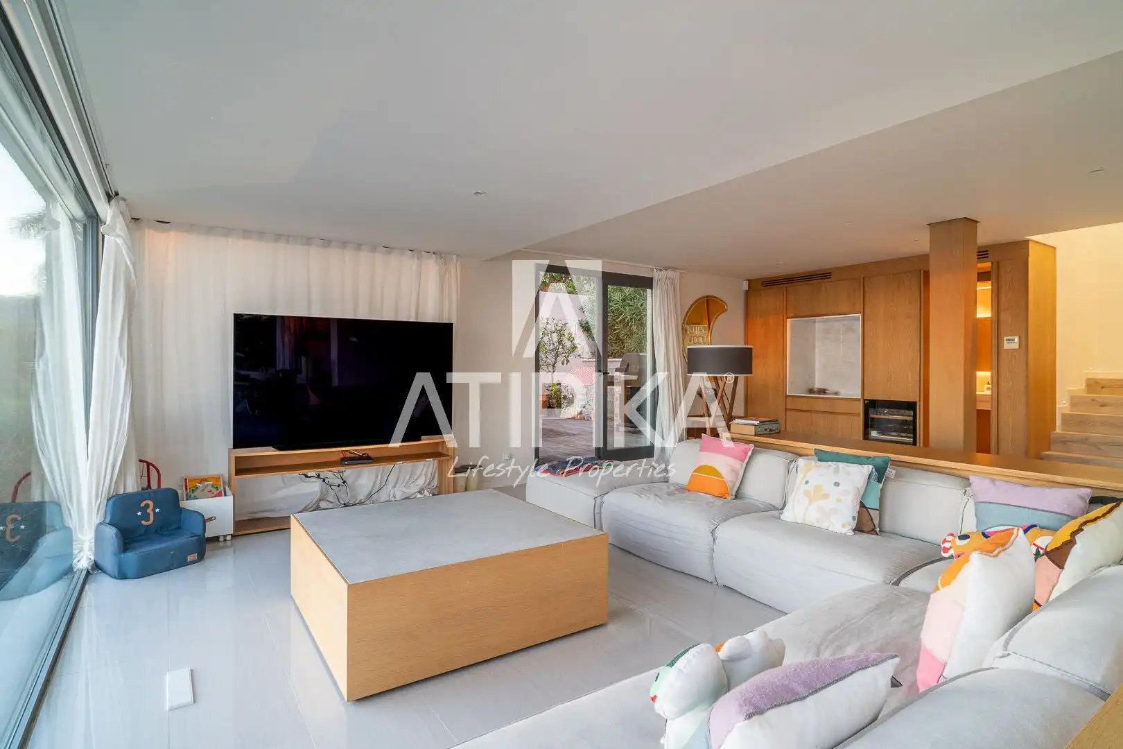 Sala d'estar de Casa o xalet en venda en Sitges amb Aire condicionat, Terrassa i Traster