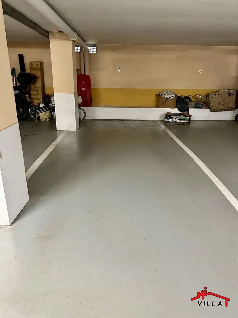 Parking of Flat for sale in Laredo  with Terrace