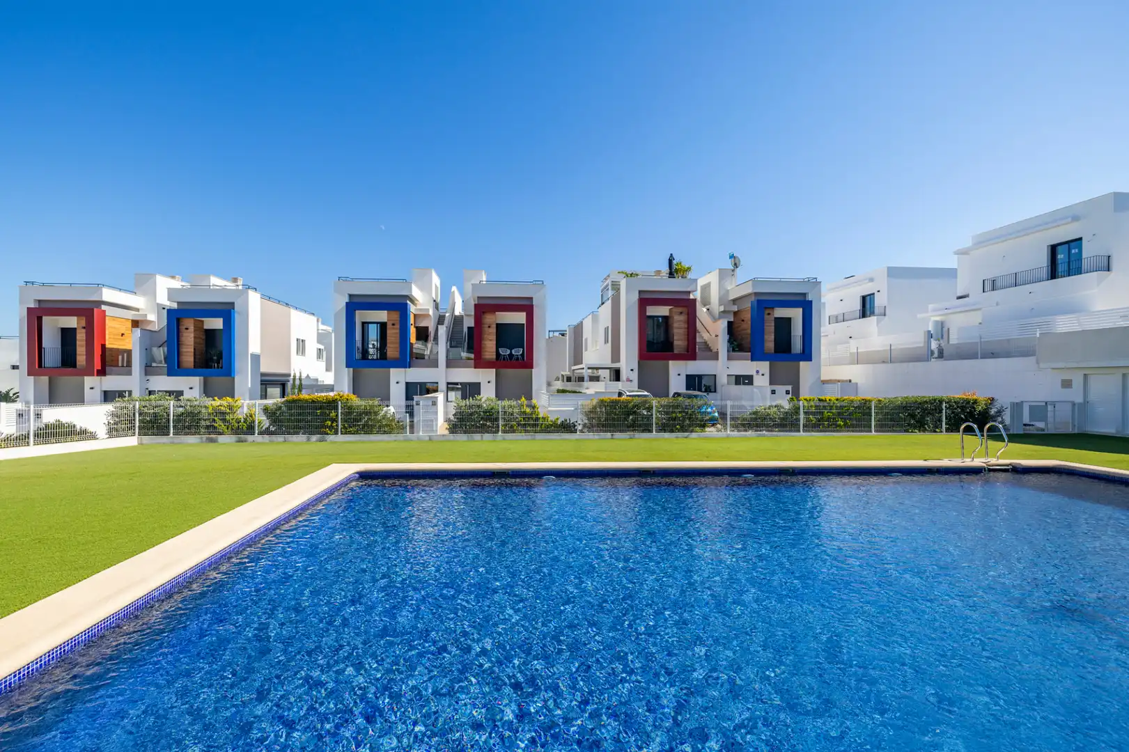 Casa aparellada amb piscina en venda a El Montgó, imagen 9