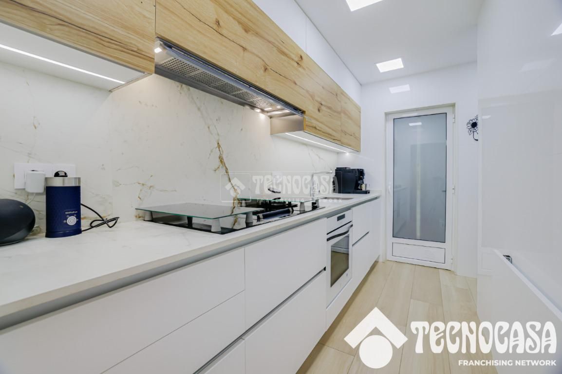 Kitchen of Flat for sale in Badalona  with Air Conditioner and Parquet flooring