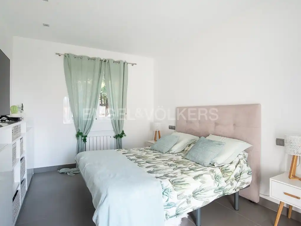 Dormitori de Casa o xalet en venda en Benicasim / Benicàssim amb Calefacció, Terrassa i Piscina