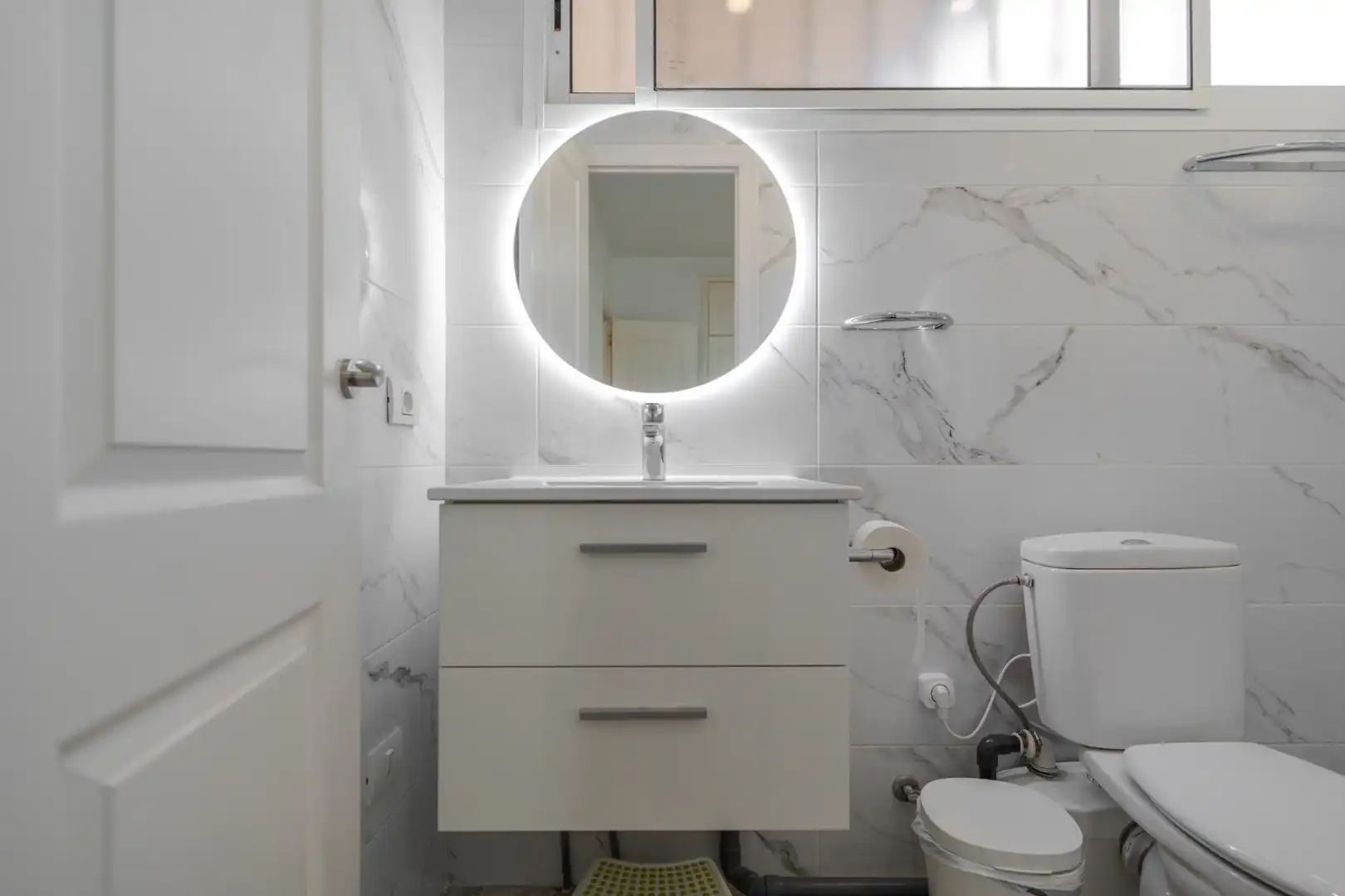 Baño de Apartamento en venta en Adeje con Terraza, Amueblado y Piscina comunitaria
