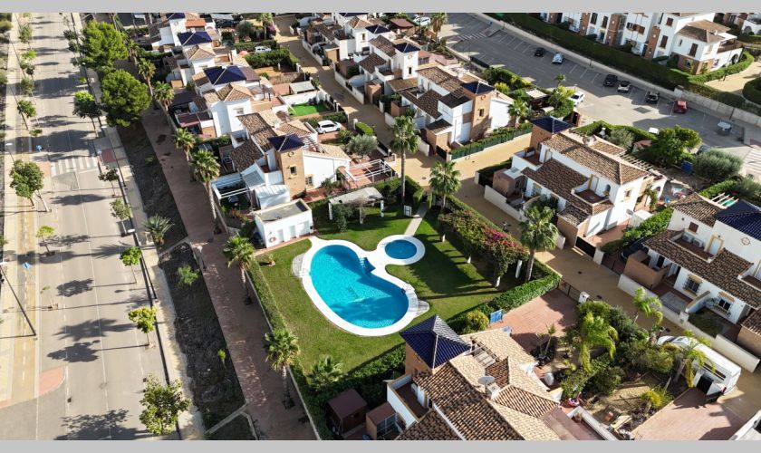 Vista exterior de Casa o xalet en venda en Vera amb Jardí privat, Terrassa i Balcó