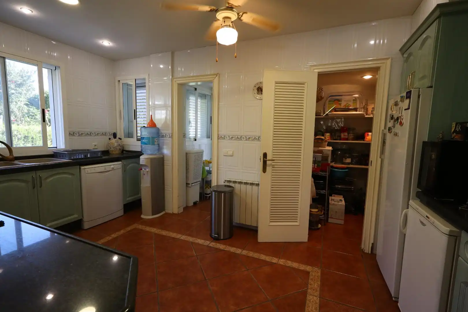 Cocina de Casa o chalet en venta en Chiva con Aire acondicionado, Calefacción y Jardín privado