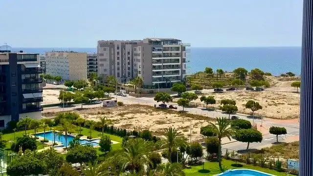 Vista exterior de Àtic en venda en Villajoyosa / La Vila Joiosa amb Aire condicionat, Terrassa i Traster