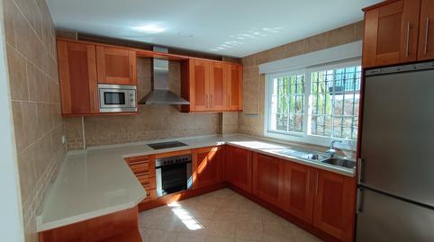 Foto 4 de Casa adosada en venda a Avenida General Caffarena, 18, Buenavista - Lauro Golf, Alhaurín de la Torre