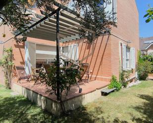 Jardí de Casa adosada de lloguer en  Madrid Capital amb Aire condicionat, Calefacció i Jardí privat