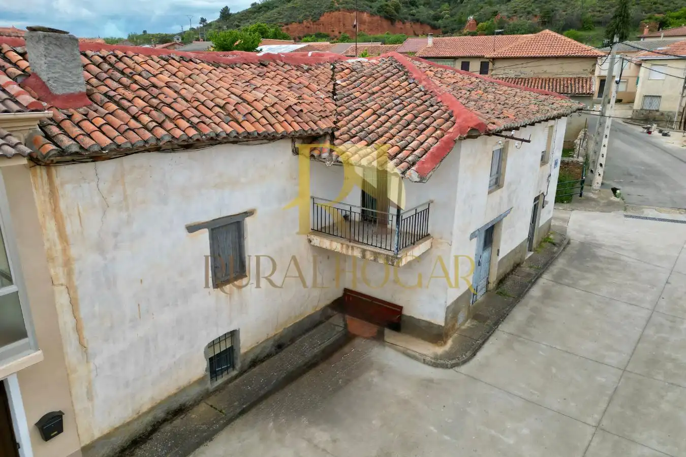 Vista exterior de Casa o chalet en venta en Castrillo de la Valduerna con Balcón