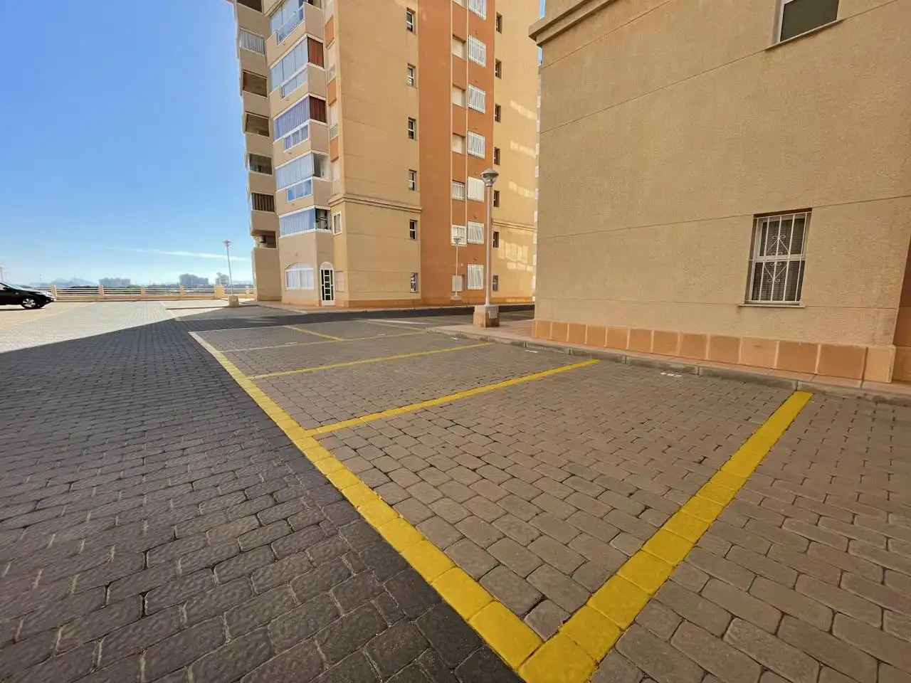 Parking de Apartamento en venta en La Manga del Mar Menor con Aire acondicionado, Jardín privado y Terraza