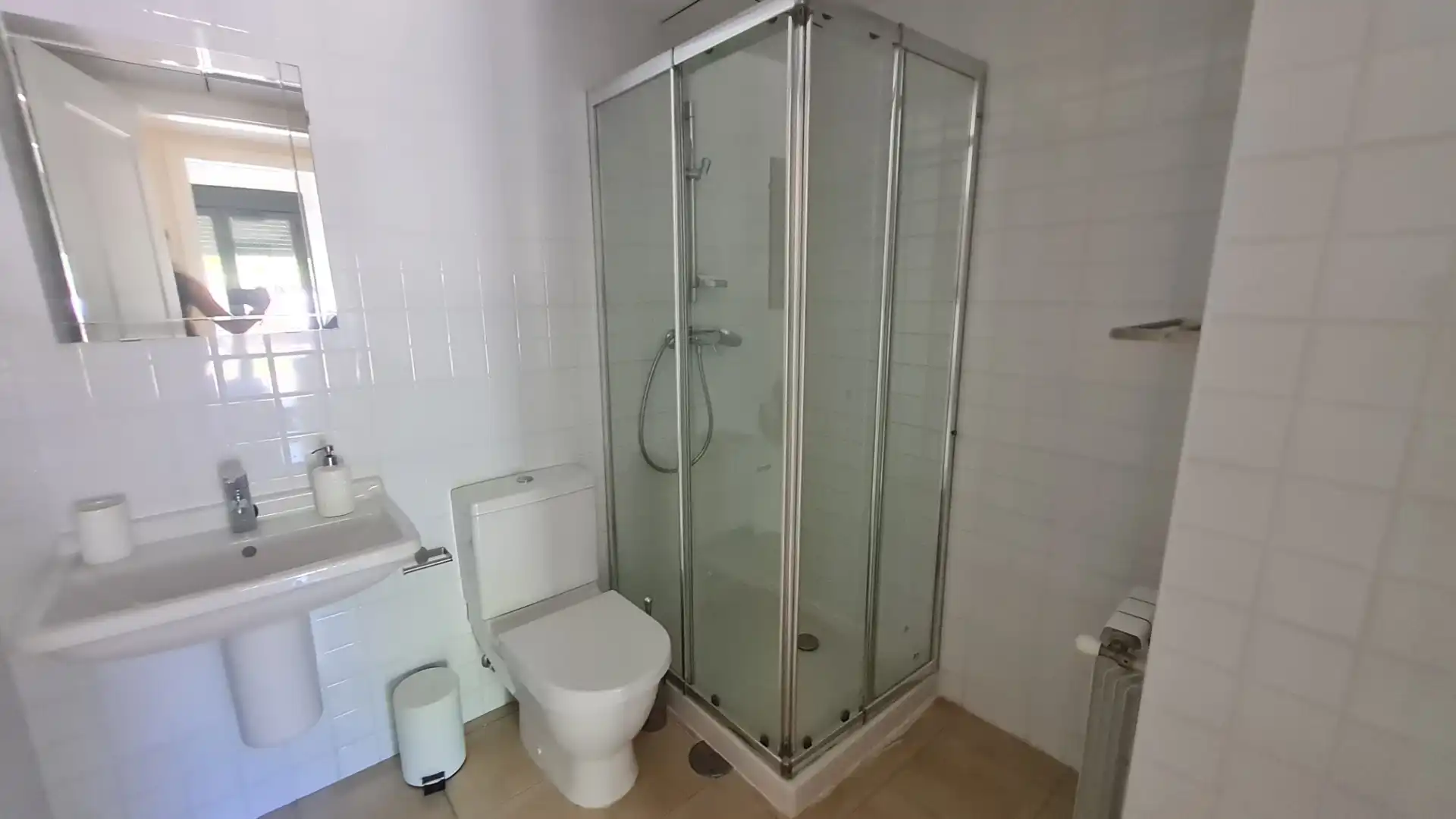 Baño de Apartamento en venta en Murcia con Aire acondicionado, Calefacción y Jardín privado