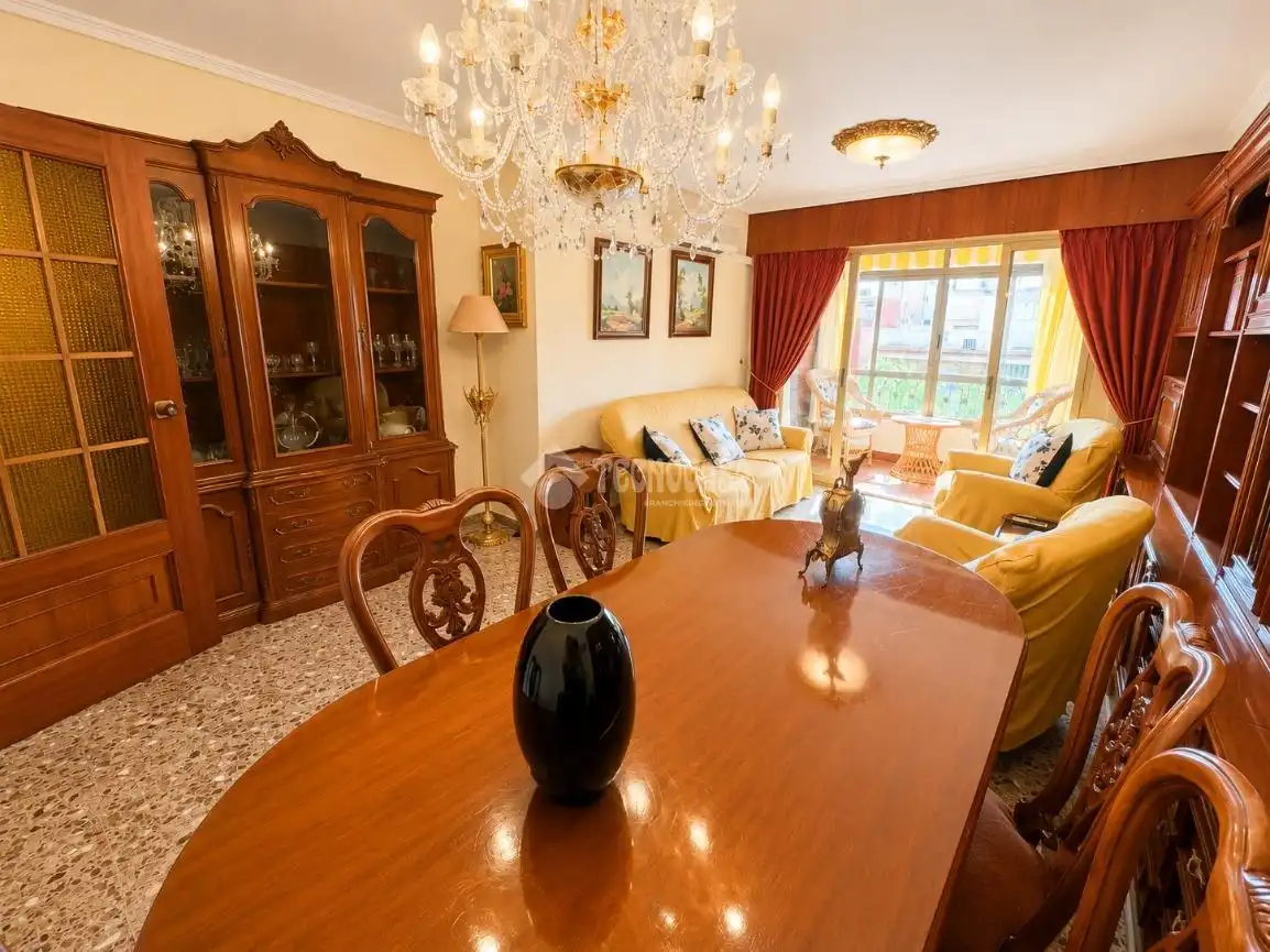 Comedor de Piso en venta en Torrent con Balcón