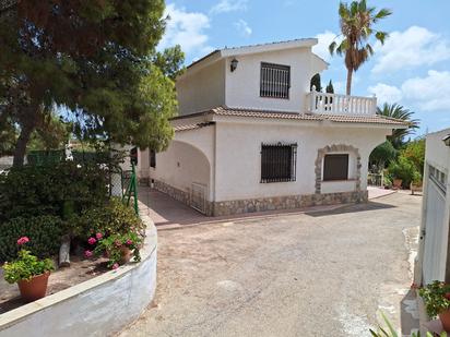 Vista exterior de Casa o xalet en venda en San Vicente del Raspeig / Sant Vicent del Raspeig amb Aire condicionat, Terrassa i Piscina