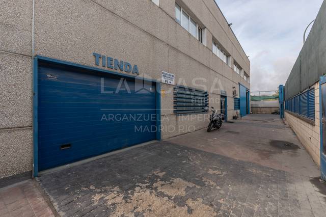 Nave industrial en Venta en Calle Puerto de Pajares en Leganés Norte