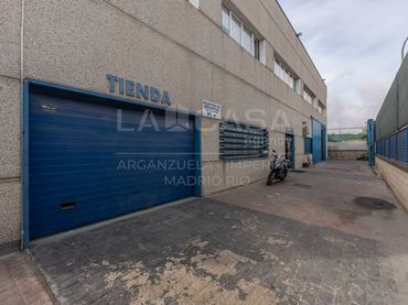 Nave industrial en venta en Calle Puerto de Pajares