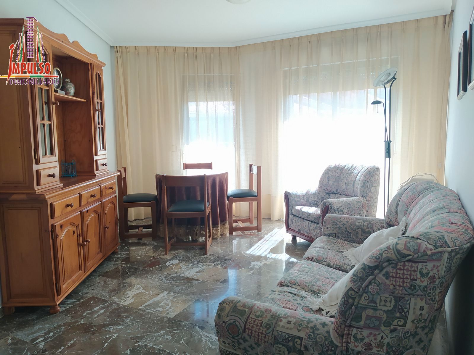 Sala d'estar de Pis de lloguer en  Albacete Capital amb Calefacció, Moblat i Forn