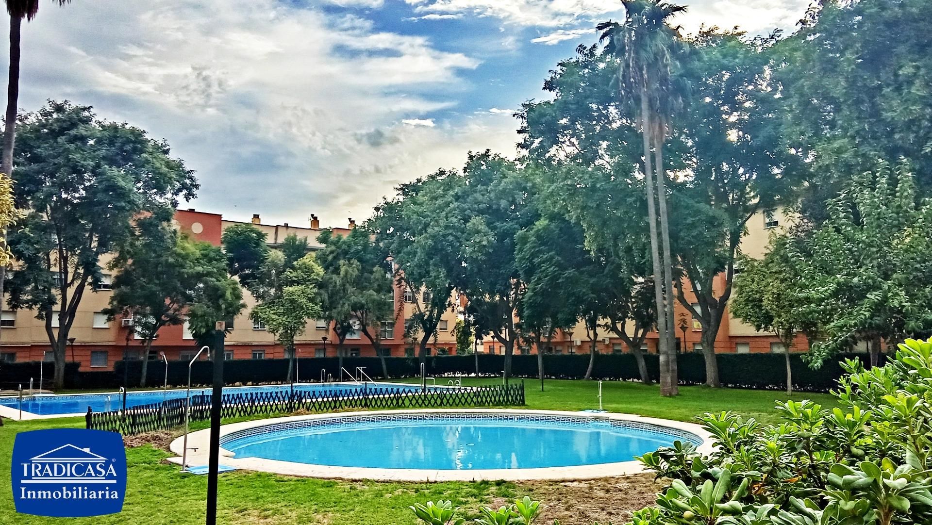 Piscina de Pis en venda en Jerez de la Frontera amb Jardí privat, Traster i Piscina comunitària