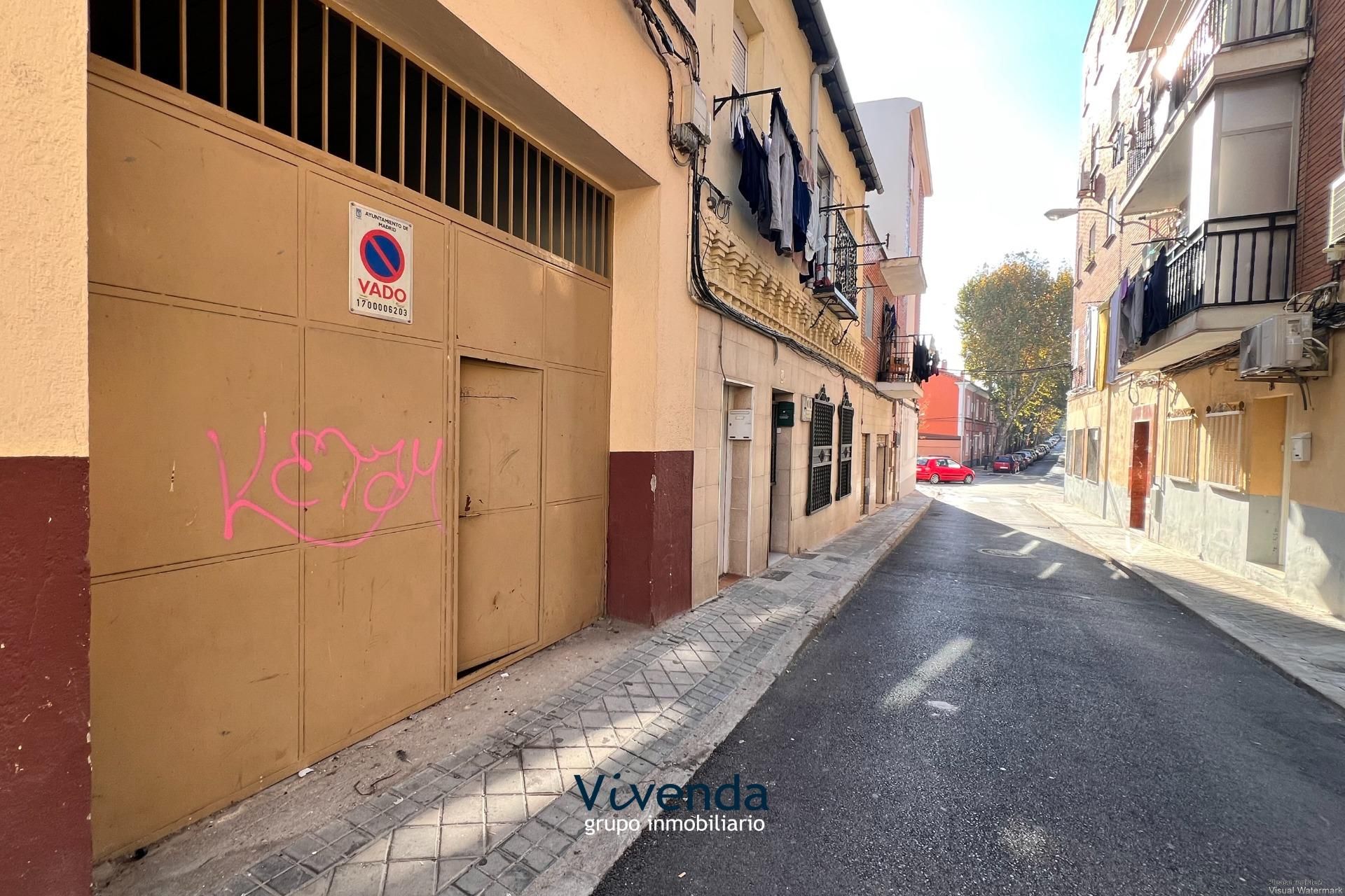 Exterior view of Premises for sale in  Madrid Capital