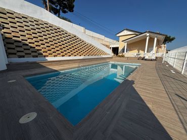 Casa con piscina in vendita a Calle Julio Romero de Torres