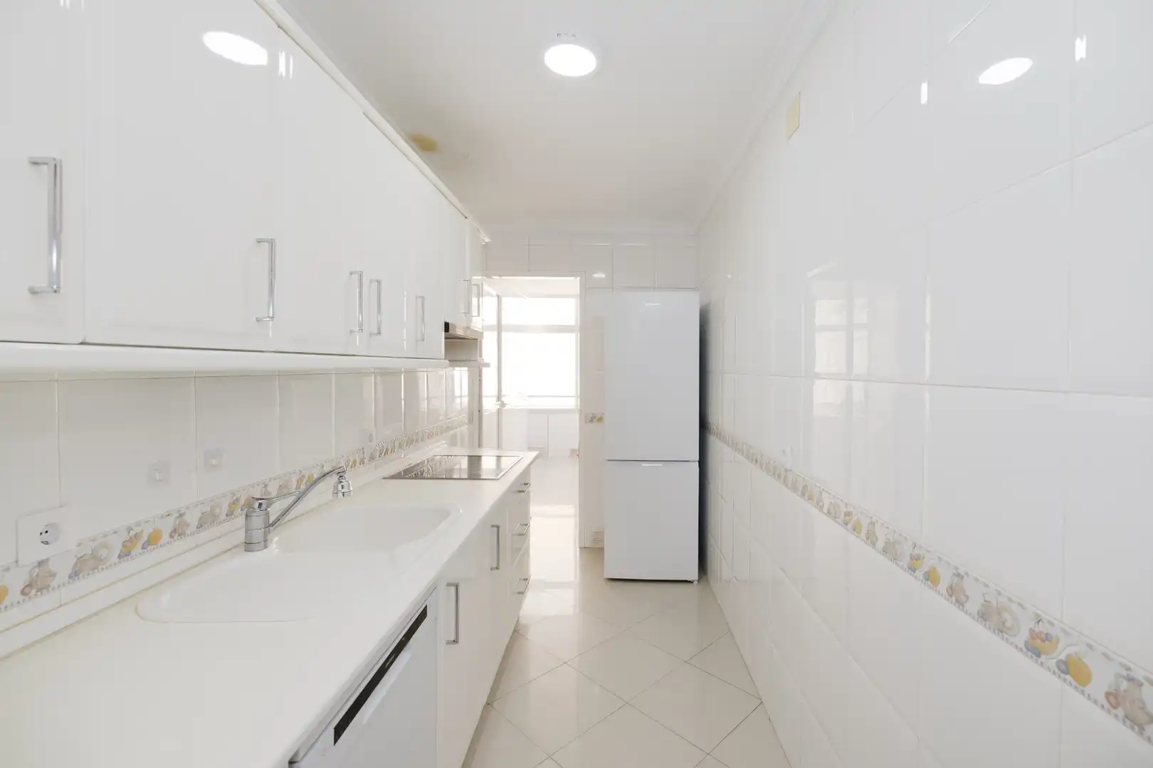 Küche von Wohnung zum Verkauf in Marbella mit Klimaanlage und Gemeinschaftspool