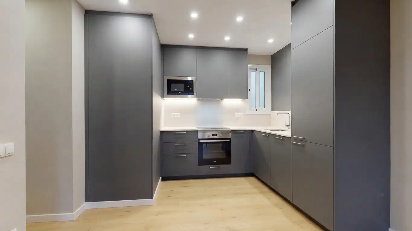 Piso con ascensor en venta en Calle de Clara del Rey, imagen 3