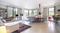 Sala d'estar de Planta baixa en venda en  Barcelona Capital amb Aire condicionat, Calefacció i Jardí privat