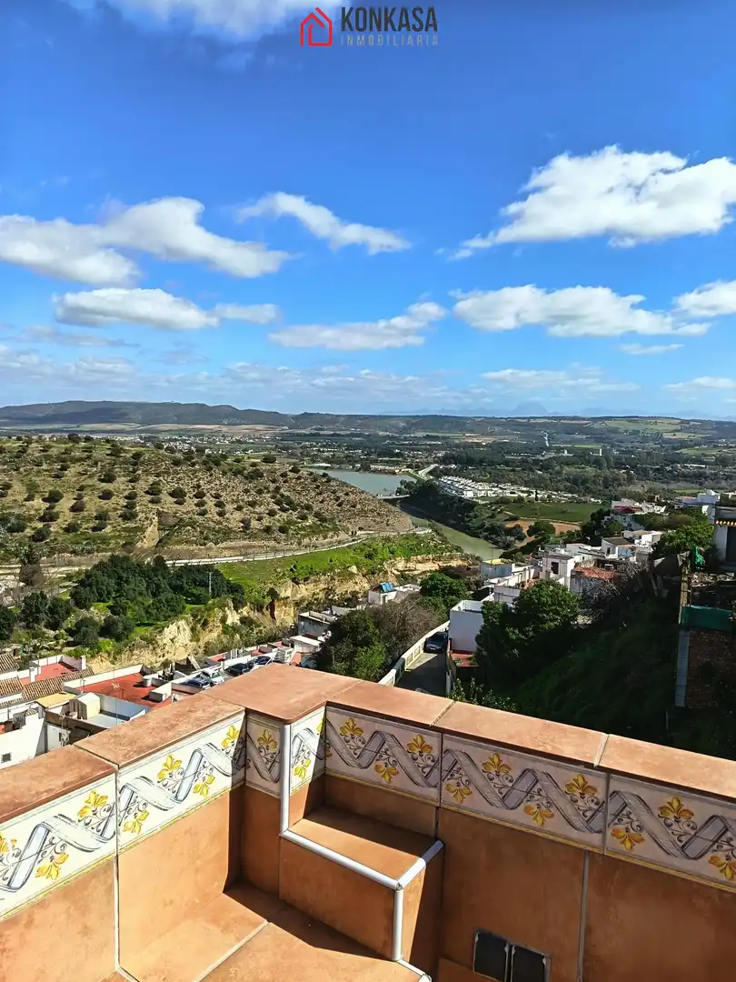 Vista exterior de Casa o chalet en venta en Arcos de la Frontera con Terraza, Trastero y Amueblado