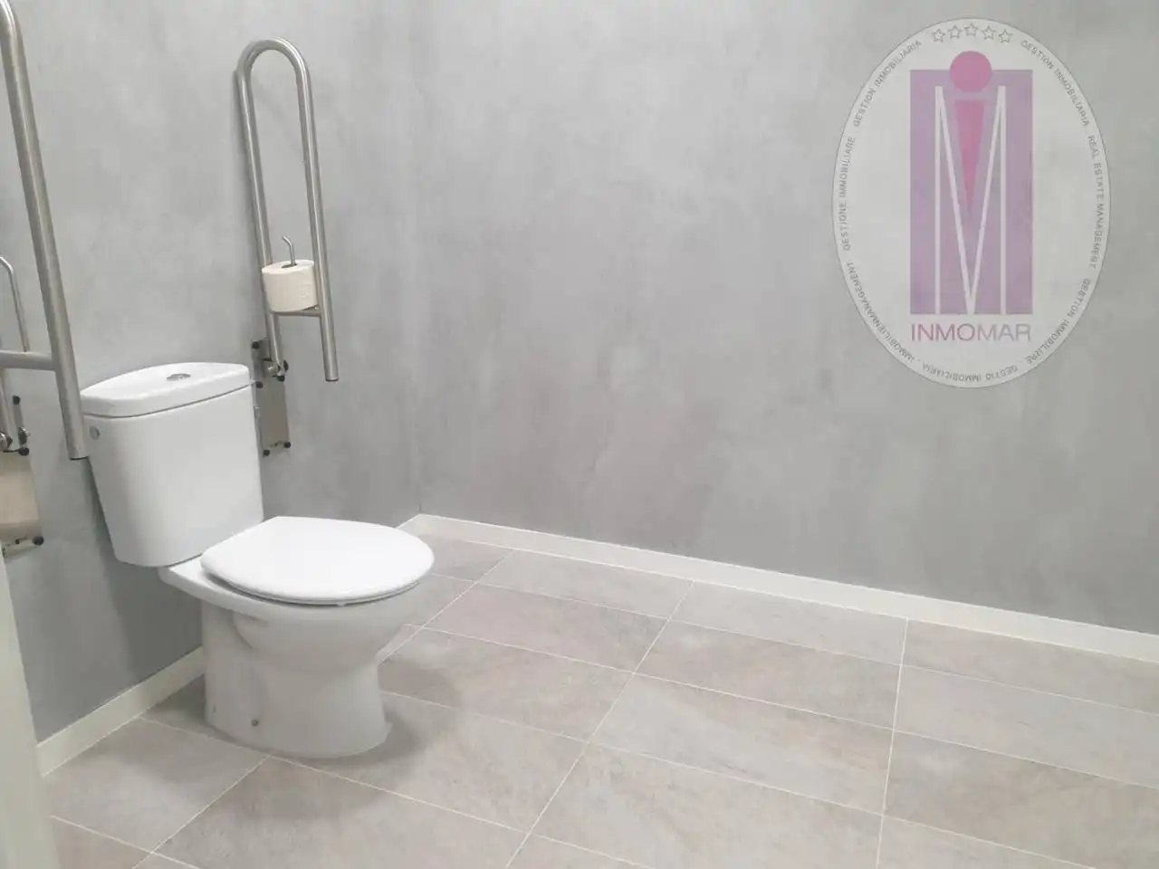 Badezimmer von Büro zum Verkauf in Esplugues de Llobregat mit Klimaanlage
