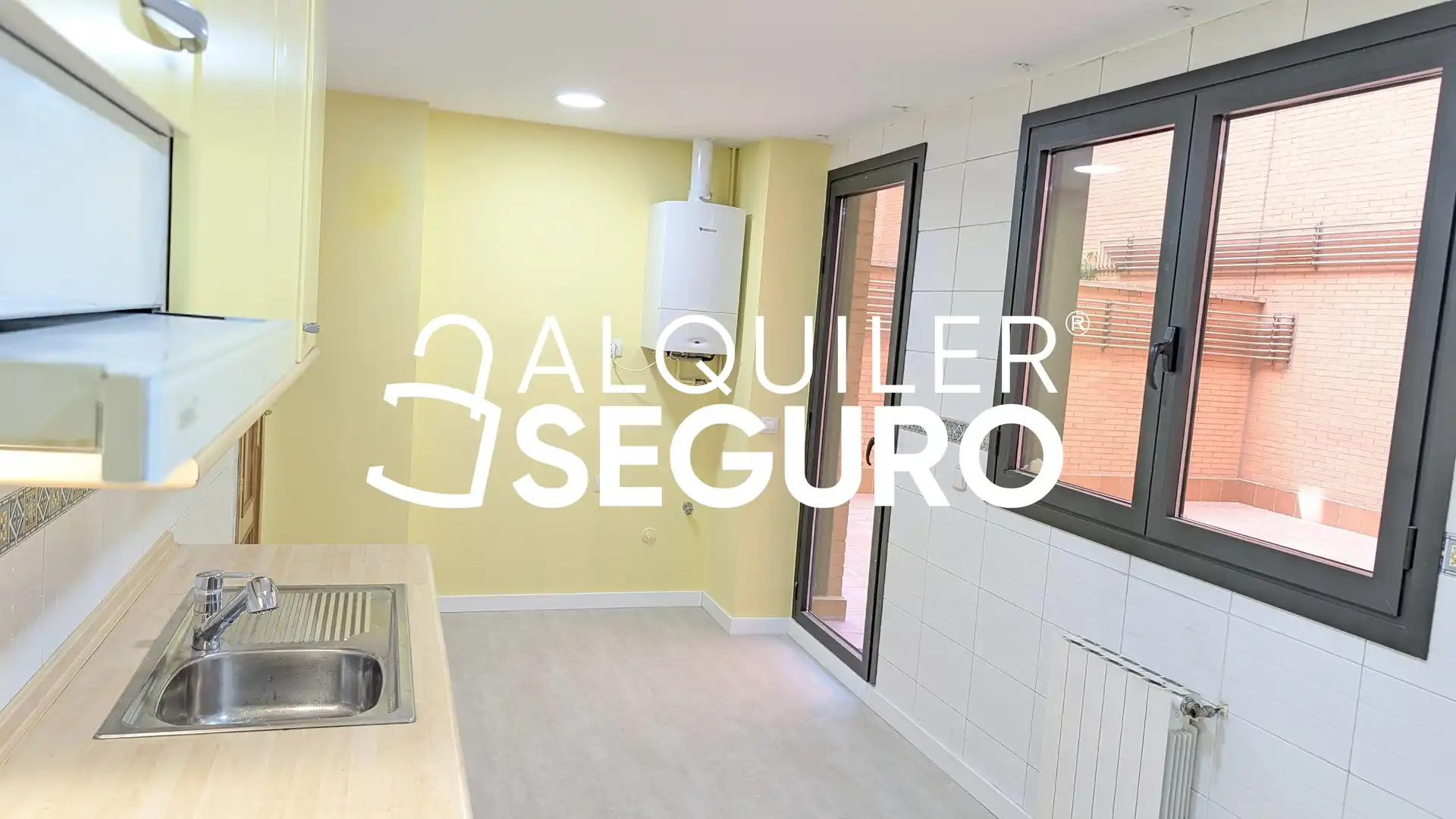Kitchen of Flat for rent in Madrid  with Air Conditioner, Heating and Terrace