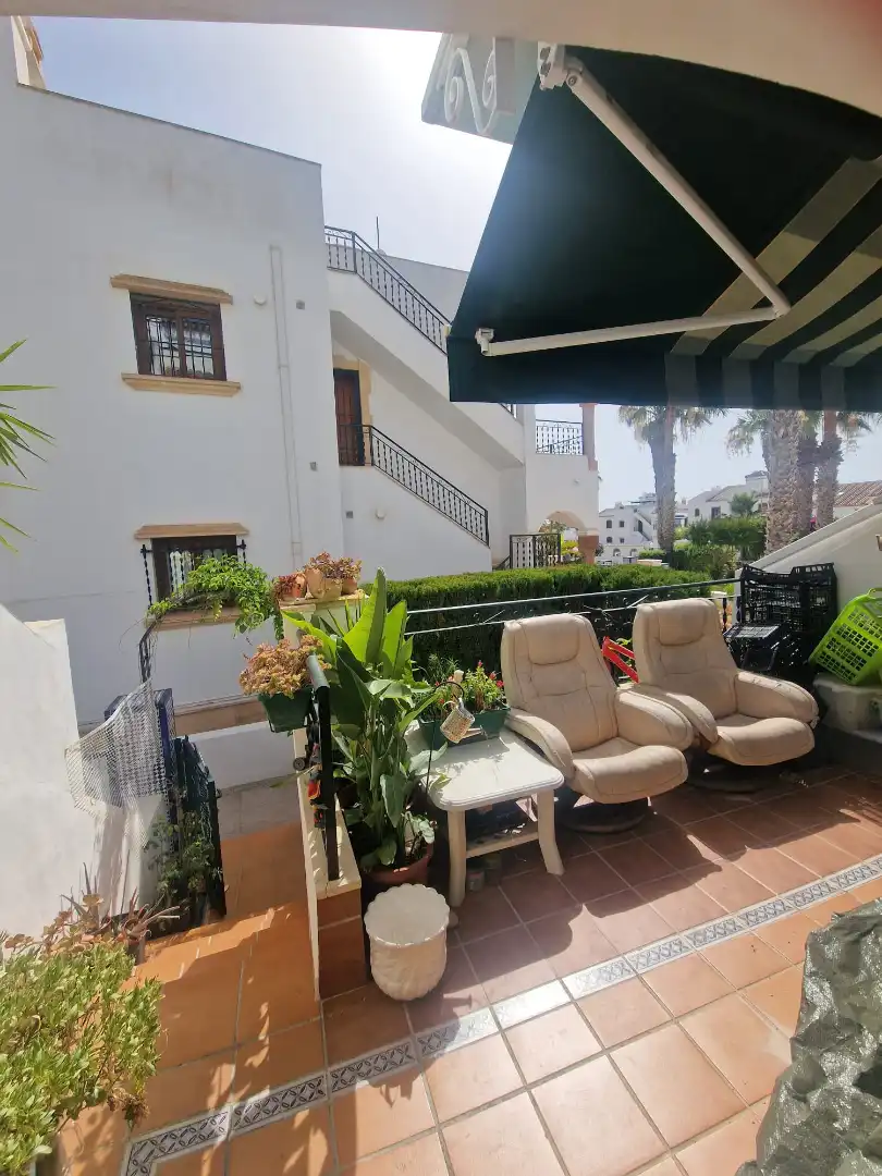 Terrassa de Casa adosada en venda en Orihuela amb Aire condicionat, Jardí privat i Terrassa