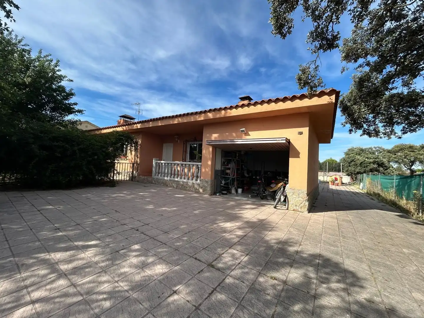 Vista exterior de Casa o chalet en venta en San Román de los Montes con Calefacción, Jardín privado y Piscina