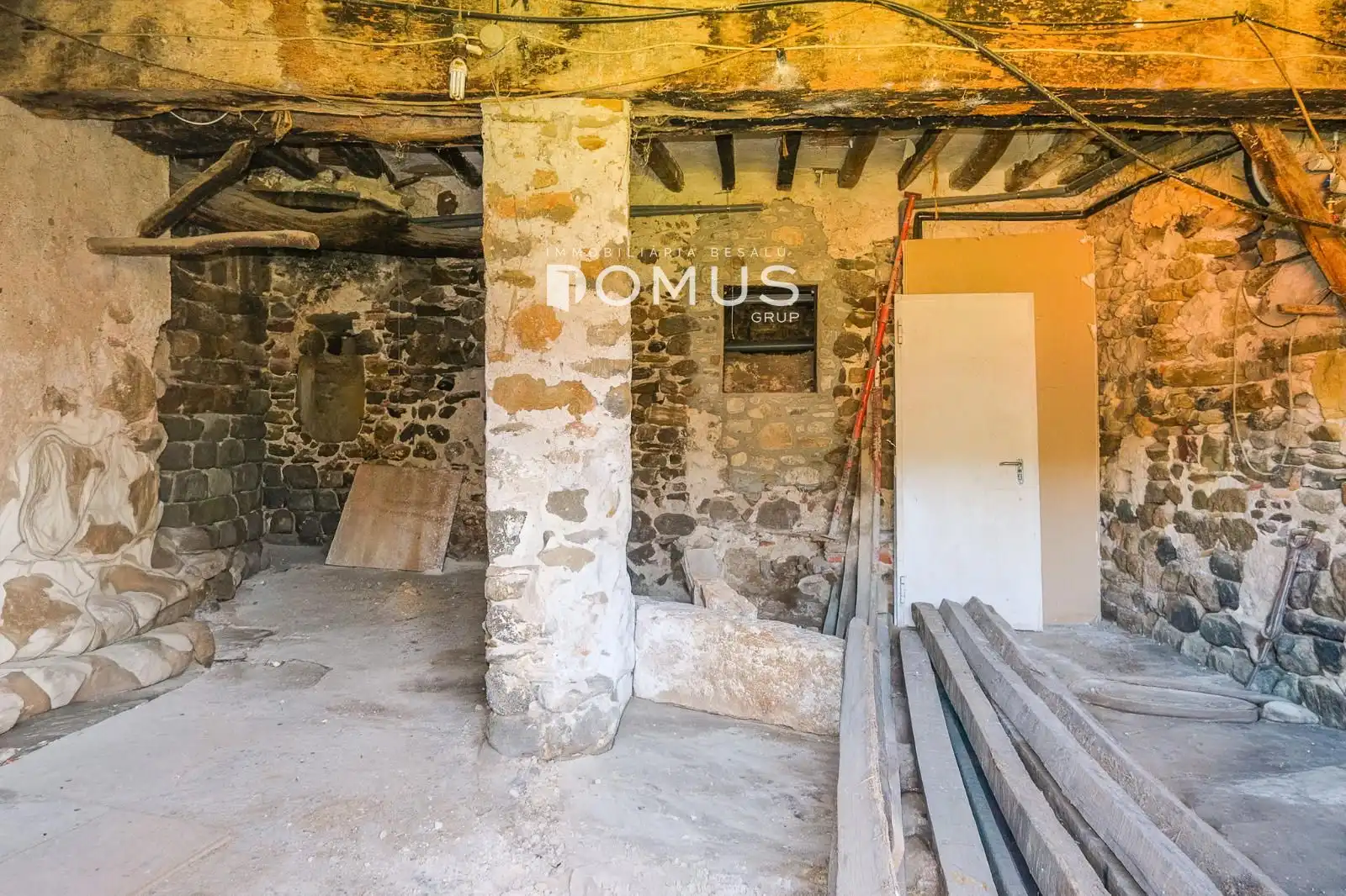 Country homes for sale in Besalú  with Private garden