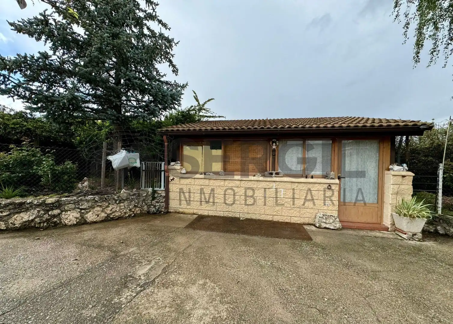 Vista exterior de Casa o chalet en venta en Prádena con Calefacción y Jardín privado