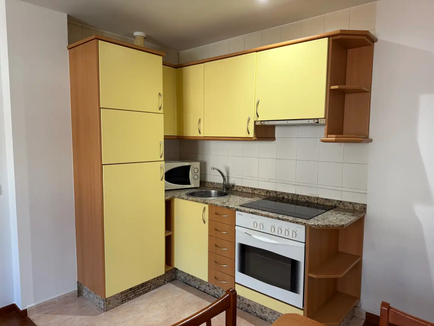 Cocina de Apartamento de alquiler en Lugo con Calefacción, Parquet y Trastero