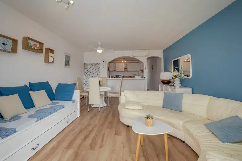 Sala d'estar de Pis en venda en Empuriabrava