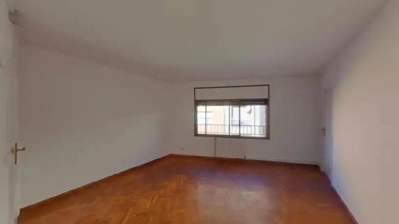 Bedroom of Flat for sale in Barcelona